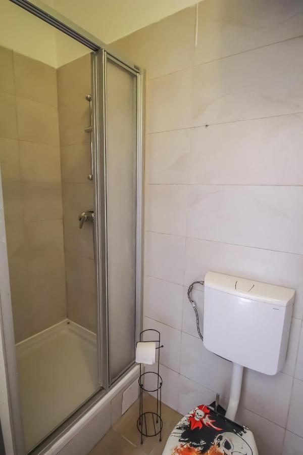 Private Room In Shared Apartment Pr3 Виена Екстериор снимка